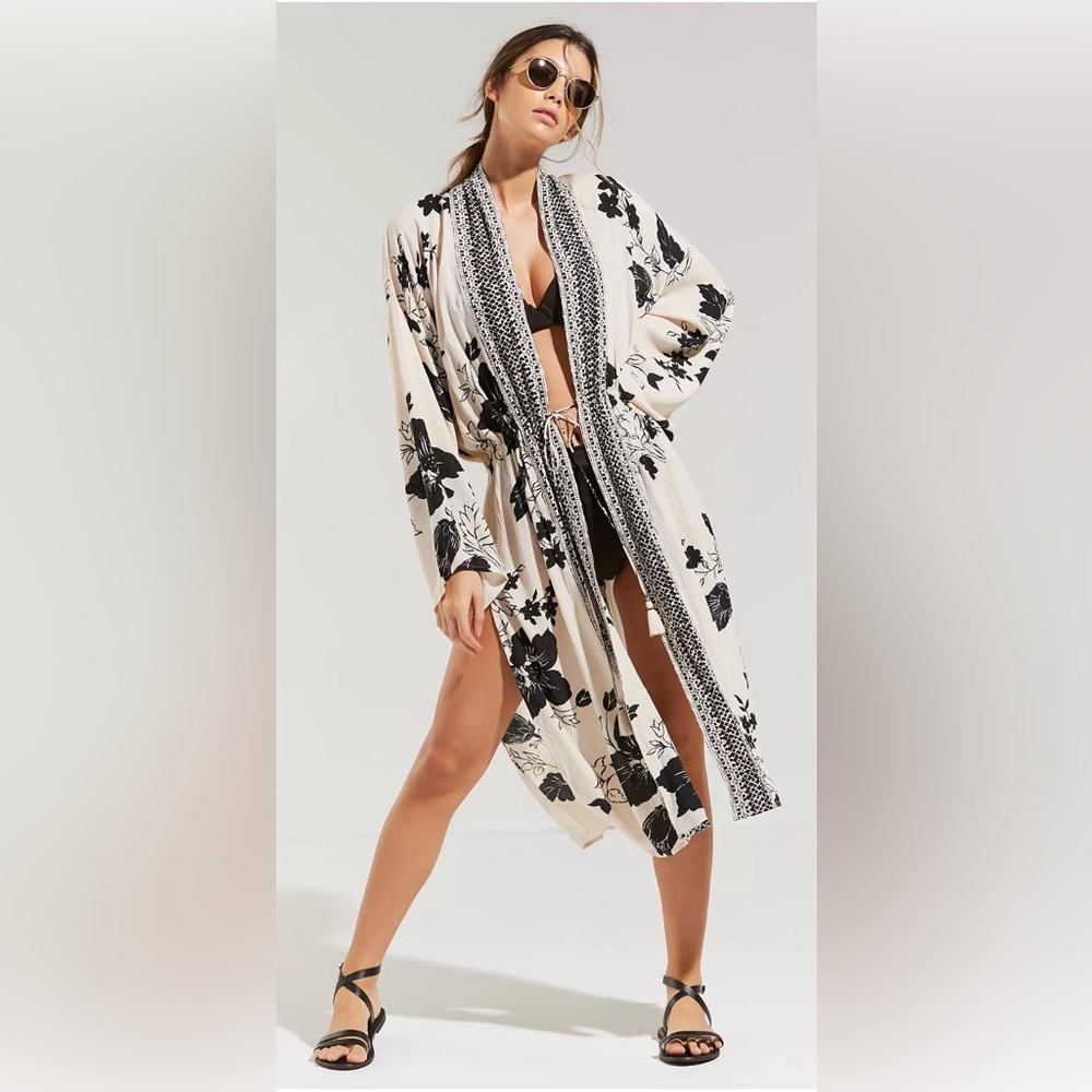 Billabong Black and White Floral Coverup